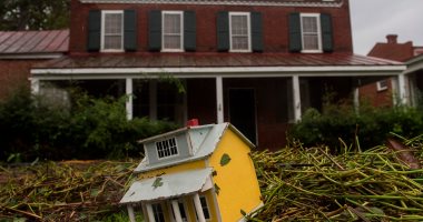  إعصار فلورنس يضرب أمريكا وإعلان حالة الكوارث فى ولاية كارولينا 20180916030021021