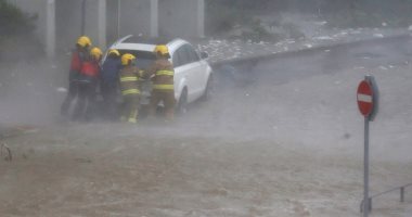 إعصار داناس يكشر عن أنيابه واليابانيون يفرون من منازلهم وإجلاء عشرات الآلاف