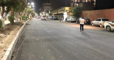 صور.. مجلس مدينة الأقصر يواصل أعمال رصف شارع خالد بن الوليد