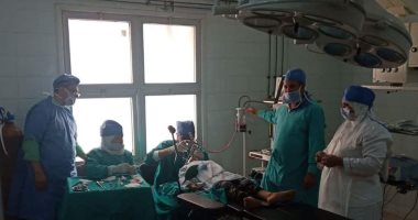  مركز طب وجراحة العيون بجامعة المنصورة يجرى عمليات جراحية للأطفال الفقراء