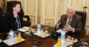 صور.. رئيس "دينية البرلمان" يؤكد حرص الرئيس السيسي على تقدم المرأة المصرية