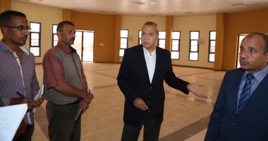 محافظ قنا يتفقد الأعمال الإنشائية لمستشفى نجع حمادى (صور)