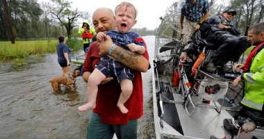إعصار فلورنس يثير الذعر بين سكان ولاية نورث كارولينا بأمريكا