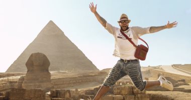 مغنى الراب "فلو ريدا" يزور الأهرامات.. وتنشيط السياحة: يكتشف كنوز مصر