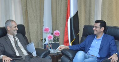 سفير اليمن بالقاهرة: نأمل زيادة المنح العلاجية لليمنيين فى مصر 