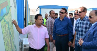 وزير التنمية المحلية يتفقد مشروع مدينة ناصر بأسيوط