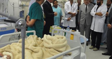 صور.. محافظ كفر الشيخ يتابع حملة لإجراء 150 عملية جراحية للأطفال