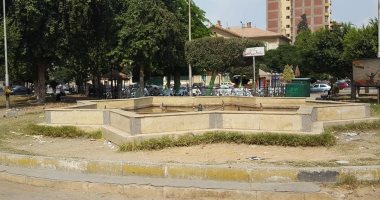 فيديو وصور.. أهالى الإسماعيلية يطالبون بتطوير ميدان الجمهورية بعد محاصرة القمامة والباعة
