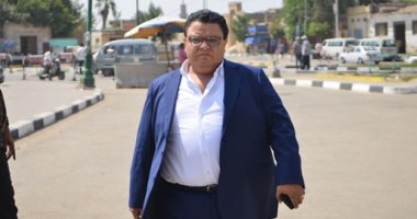 خالد جلال مندوبا عن وزيرة الثقافة فى جنازة المنتج الكبير سمير خفاجى