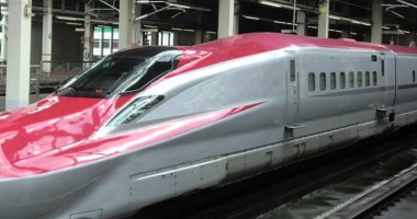 كيف تعتمد اليابان على العنصر البشرى فى تحريك القطارات؟ (فيديو)  