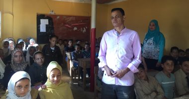 فيديو وصور .. تحويل مسجد مدرسة بالإسماعيلية لفصل دراسى بسبب الازدحام