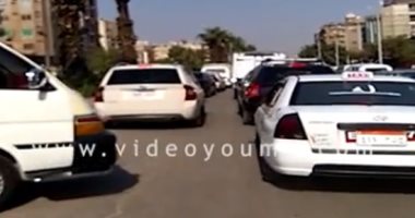 فيديو.. زحام مرورى بطريق الفيوم الصحراوى وشارع الهرم مع خروج طلاب المدارس