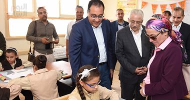صور.. رئيس الوزراء يتفقد المدرسة المصرية اليابانية بأسيوط الجديدة