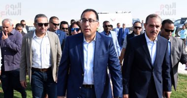 صور.. رئيس الوزراء يتفقد مشروعات الإسكان بمدينة ناصر بهضبة أسيوط