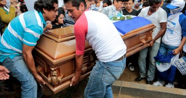 صور.. مواطنو نيكاراجوا يشيعون جثمان شاب بعد مقتله برصاص قوات الأمن