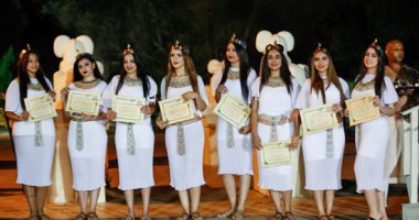 بدء حفل تكريم ملكات جمال العرب فى القرية الفرعونية باستعراض تاريخى 