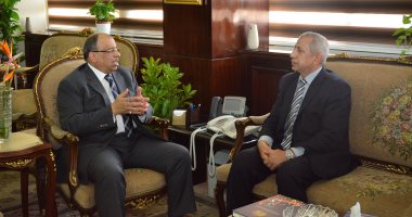 وزير التنمية المحلية يبحث مع رئيس الأكاديمية العربية للنقل البحرى التعاون المشترك