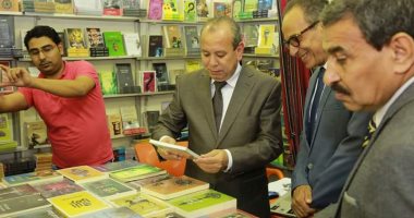 محافظ كفر الشيخ يتابع فعاليات المعرض الثانى للكتاب ويدعو لزيارته