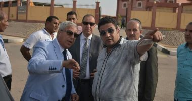 محافظ أسوان: رفع كفاءة طريق المدينة من كوبرى أسوان وحتى طريق القاهرة