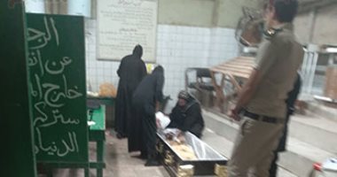 فيديو وصور.. نقل جثمان الراهب "زينون" من المستشفى لدفنه بدير أبو مقار