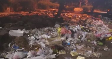 قارئ يشكو من انتشار القمامة بشارع إبراهيم الرفاعى فى مدينة نصر