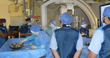 صور.. فريق طبي متعدد الجنسيات يجرى 17 جراحة قلب و53 قسطرة بجامعة المنصورة