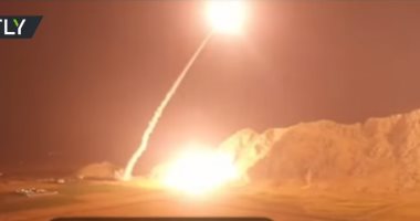 شاهد.. لحظة إطلاق صاروخ إيرانى تجاه مدينة البوكمال السورية