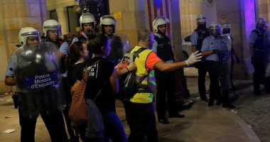 اشتباكات بين الشرطة الكتالونية وانفصاليين فى برشلونة