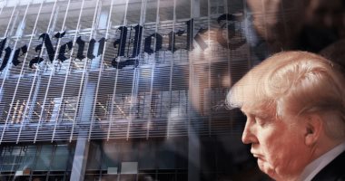 سقطة مهنية.. نيويورك تايمز تعدل مانشت لمجاملة الديمقراطيين.. وترامب يفضح الصحيفة