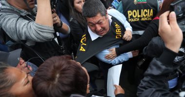 صور.. احتجاجات فى بيرو ضد إلغاء قرار العفو عن الرئيس الأسبق فوجيمورى