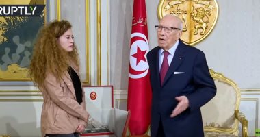 شاهد..ماذا قال الرئيس التونسى لـ"عهد التميمى" والهدية التى قدمها