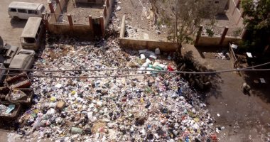 شكوى من انتشار تلال القمامة بشارع الإخلاص بالطالبية 