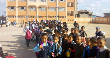 صور.. مدارس جنوب بورسعيد بلا معلمين وأولياء الأمور يطالبون بأتوبيسات