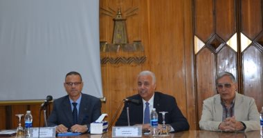 رئيس جامعة الإسكندرية يدعو لزيادة التدريب الميدانى للطلاب