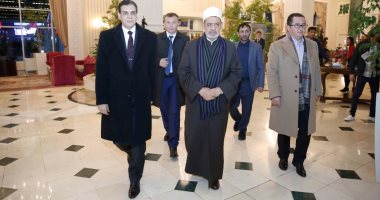 صور.. الإمام الأكبر يصل كازاخستان فى مستهل جولته الخارجية