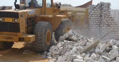 صور.. إزالة التعديات علي مساحة 39 فدان بحي الجناين بأرض اللاجون في السويس