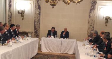 صور..رئيس مجلس النواب يلتقى رموز الجالية المصرية في فرنسا