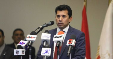 وزير الشباب والرياضة يحضر مباراة مصر وتونس