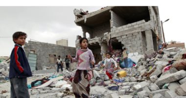 شاهد كيف يعانى أطفال اليمن من قصف ميلشيات الحوثى لمدينة التحيتا بـ"الهاون"