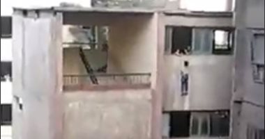 فيديو.. محاولات ناجحة لإنقاذ طالب من الموت المحقق بأحد مدارس الجيزة