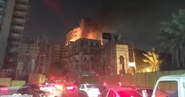 فيديو وصور.. حريق هائل بعقار أمام مستشفى قصر العينى والإطفاء تسيطر على النيران