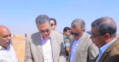وزير النقل يتابع أعمال تنفيذ مشروع تطوير طريق القاهرة أسيوط الصحراوى الغربى