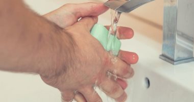 دراسة: اتباع الأطباء والممرضات قواعد نظافة اليدين يمنع 60% من العدوى