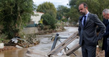 صور.. رئيس وزراء فرنسا يزور المناطق المتضررة جراء الفيضانات العارمة