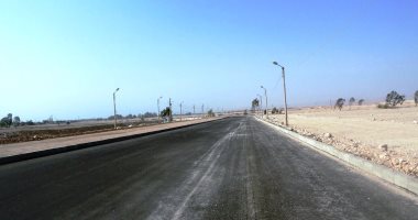 صور.. إعادة رصف وتوسعة طريق الأحايوة شرق بسوهاج بـ7 مليون و923 ألف جنيه