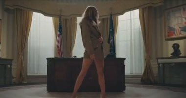 مغنى أمريكى ينشر فيديو لشبيهة ميلانيا ترقص عارية.. والمتحدثة: "مشمئز"
