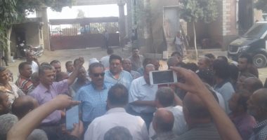 رئيس مدينة شبرا الخيمة يحل أزمة 530 عاملا حول رواتبهم المتأخرة