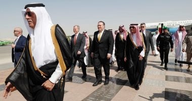 صور.. وزير الخارجية الأمريكى يصل إلى العاصمة السعودية الرياض