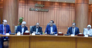 رئيس الوزراء يعقد اجتماعا مع أعضاء مجلس النواب ببورسعيد  