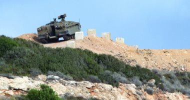 على غرار "خط برليف".. إسرائيل تشيد تلال رملية على حدود لبنان